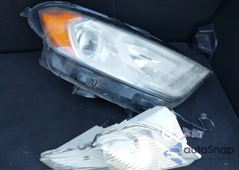 2018 Ford Ecosport Titanium z USA, uszkodzony, nr VIN MAJ6P1WL7JC190012